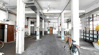 Immobile di 663 m² a Parma