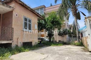 Villetta indipendente su due livelli centro città 