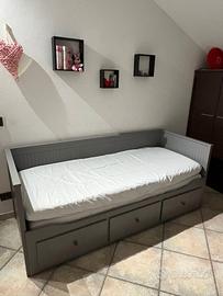 letto Ikea allungabile con cassettoni