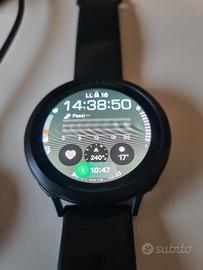 Galaxy Watch 4 con cinturini