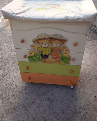 cassettiera cameretta bimbo o bimba.