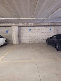 Posto auto coperto 18 mq