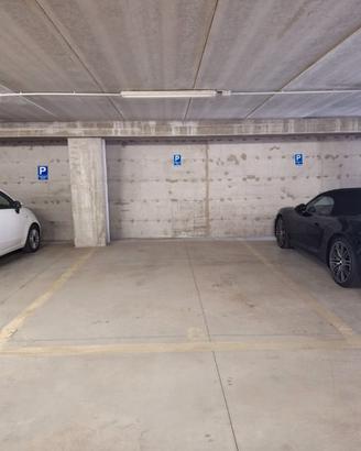 Posto auto coperto 18 mq