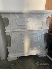 Mobiletto bianco restaurato