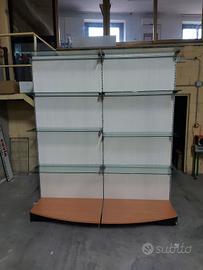 scaffali negozio