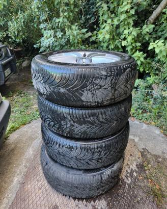 Cerchi originali Mercedes Classi B e C con gomme