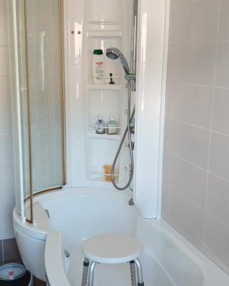 Jacuzzi vasca-doccia