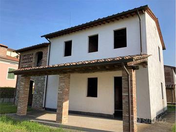 Villa di 190 m² con 5 locali e posto auto a Capann
