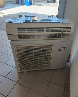 clima Daikin 12000 btu MAE25GA7V1 