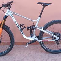 Bicicletta  Lee Cougan