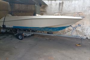 Barca autosvuotante marca Delphine piu carrello