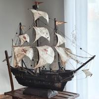 Nave a vela artigianale gigante con carrello