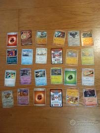 40 carte pokémon NUOVE SENZA ALCUNA INPRECISIONE