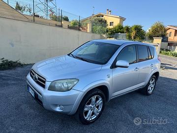 Toyota RAV 4 RAV4 Crossover 2.2 D-Cat 177 CV Luxur