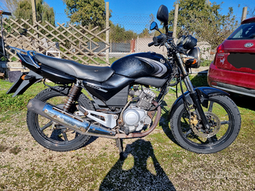 Moto YBR 125