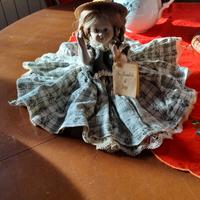 Bambola in  porcellana biscuit.