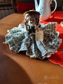 Bambola in  porcellana biscuit.