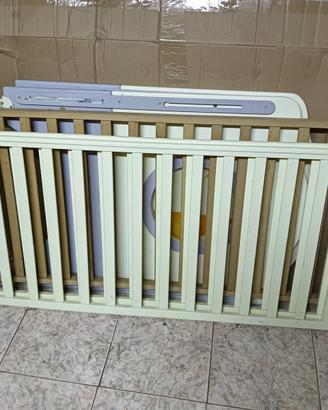 Lettino in legno e materasso