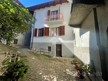 CASA SEMINDIPENDENTE A CHIOMONTE