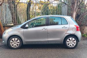 TOYOTA YARIS 1.3 CAMBIO AUTOMATICA