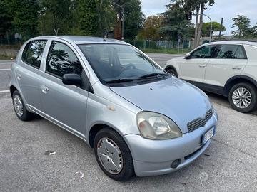 Toyota Yaris 1.3i 16V cat 5 porte Luna '03