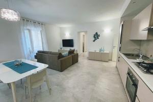 Appartamento centrale, pochi passi dal mare. CLIMA