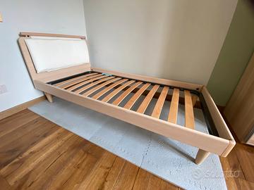 Struttura letto singolo legno con cuscino