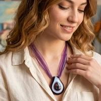Collana con ciondolo in vetro lavorata a mano 