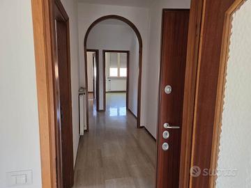 Rif.2460RA38664- appartamento trilocale