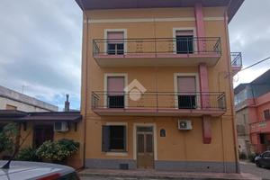 CASA SEMINDIPENDENTE A BOTRICELLO