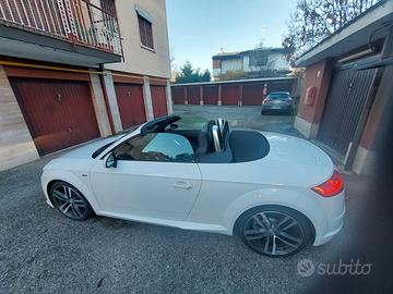 AUDI TT QUATTRO S TRONIC