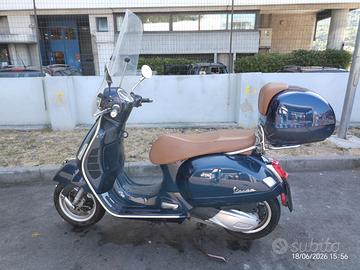 Piaggio Vespa 300 GTS