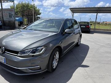 Volkswagen Golf VII e mezzo