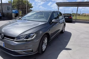 Volkswagen Golf VII e mezzo