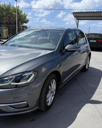 Volkswagen Golf VII e mezzo