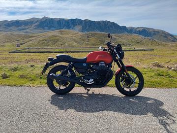 Motoguzzi v7 Stone 2022