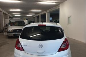 Opel Corsa 1.4 16V 5 porte Cosmo