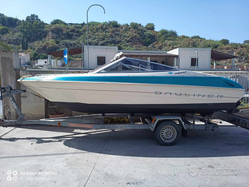 Motoscafo sportivo bayliner