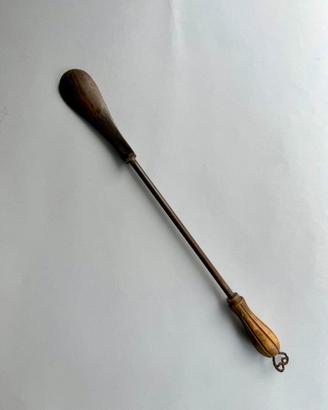 Calzascarpe vintage in legno e metallo
