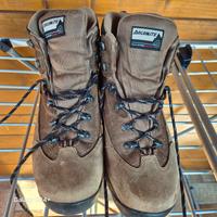 Scarponi montagna Dolomite 