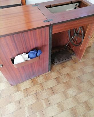 macchina da cucire a pedale