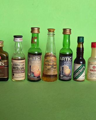 Lotto 7 Bottigliette Vintage Liquori Mignon