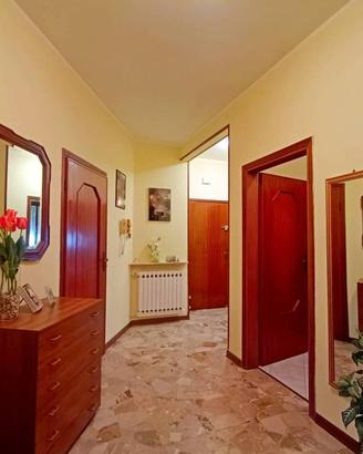Appartamento di 112 m² con 5 locali e box auto a C