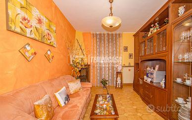 TRILOCALE SU DUE PIANI IN CENTRO STORICO