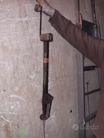 Cric per auto d'epoca