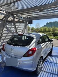 Opel corsa 1.2 benzina/GPL 2012