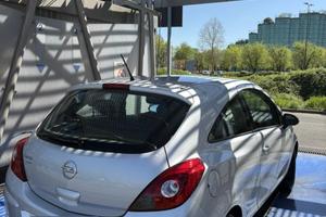 Opel corsa 1.2 benzina/GPL 2012