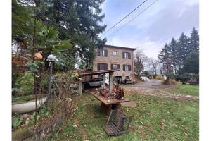 Rustico / Casale di 237 m² con più di 5 locali a M
