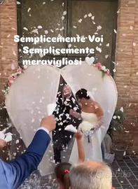 Cuore sposi uscita chiesa matrimonio