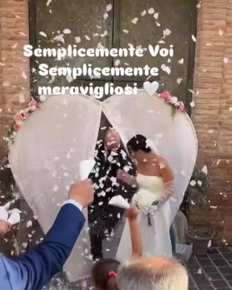 Cuore sposi uscita chiesa matrimonio